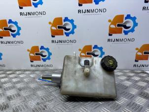 Gebruikte Hoofdremcilinder Renault Master III (MA/MB/MC/MD/MH/MF/MG/MH) 2.3 dCi 16V Prijs op aanvraag aangeboden door Autodemontage Rijnmond BV