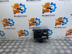 Gebruikte Computer Body Control Renault Clio III (BR/CR) 1.4 16V Prijs op aanvraag aangeboden door Autodemontage Rijnmond BV