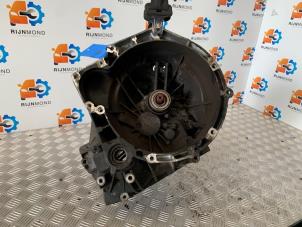 Gebruikte Versnellingsbak Ford Fiesta 5 (JD/JH) 1.4 TDCi Prijs € 150,00 Margeregeling aangeboden door Autodemontage Rijnmond BV