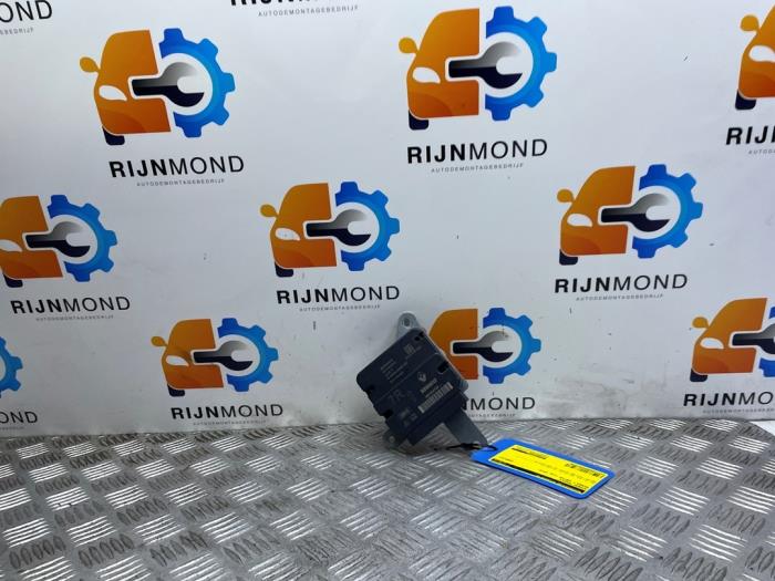 Gebruikte Airbag Module Renault Captur I (2R) 0.9 Energy TCE 12V Prijs € 102,85 Inclusief btw aangeboden door Autodemontage Rijnmond BV