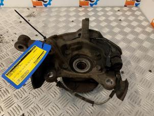 Gebruikte Fusee rechts-voor Mazda CX-3 (DJ/DK) 2.0 SkyActiv-G 120 Prijs € 169,40 Inclusief btw aangeboden door Autodemontage Rijnmond BV