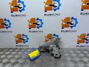 Gebruikte Richtingaanwijzer links Mazda CX-3 (DJ/DK) 2.0 SkyActiv-G 120 Prijs € 36,30 Inclusief btw aangeboden door Autodemontage Rijnmond BV