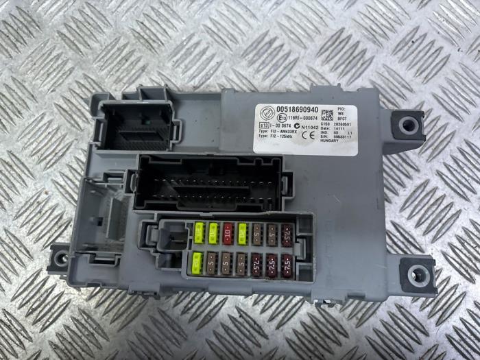 Kontaktslot + computer van een Fiat Punto Evo (199) 1.3 JTD Multijet 85 16V Euro 5 2011