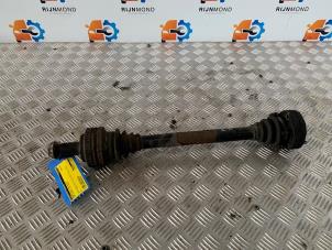 Gebruikte Steekas links-achter BMW 3 serie (E46/4) 330i 24V Prijs € 75,00 Margeregeling aangeboden door Autodemontage Rijnmond BV