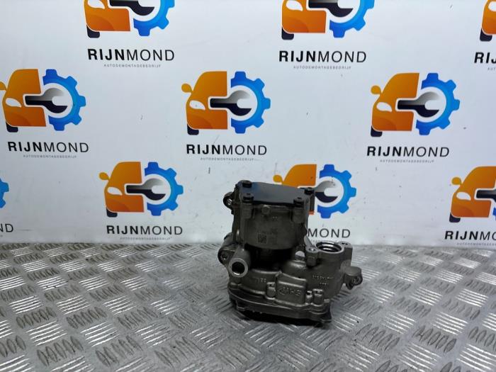 Gebruikte Oliepomp Audi A3 Sportback (8VA/8VF) 2.0 TDI 16V Prijs op aanvraag aangeboden door Autodemontage Rijnmond BV