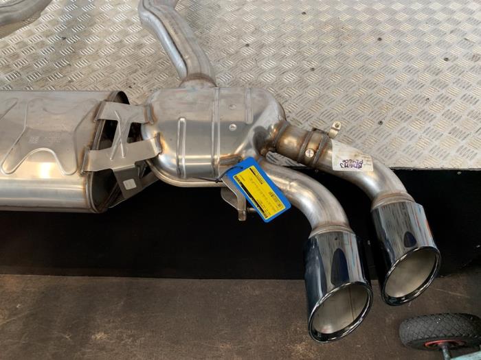 Uitlaat Einddemper van een BMW X5M (G05) 4.4i V8 32V Turbo Competition 2021