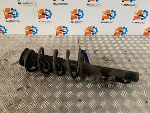 Gebruikte Schokbreker links-voor Ford Transit Custom 2.0 TDCi 16V Eco Blue 105 Prijs € 151,25 Inclusief btw aangeboden door Autodemontage Rijnmond BV