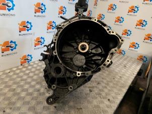 Gebruikte Versnellingsbak Ford Transit Connect 1.8 TDCi 75 Prijs € 250,00 Margeregeling aangeboden door Autodemontage Rijnmond BV