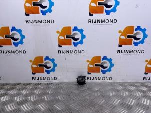 Gebruikte Radiobediening Stuur Ford Transit Custom 2.0 TDCi 16V Eco Blue 105 Prijs € 12,10 Inclusief btw aangeboden door Autodemontage Rijnmond BV