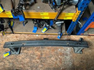 Gebruikte Bumperbalk voor Opel Vivaro 1.6 CDTI BiTurbo 120 Prijs op aanvraag aangeboden door Autodemontage Rijnmond BV