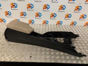 Gebruikte Middenconsoles BMW 3 serie (F30) 316i 1.6 16V Prijs op aanvraag aangeboden door Autodemontage Rijnmond BV