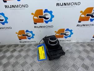 Gebruikte Selectiehendel automaat Jaguar XE 2.0d 180 16V Prijs € 242,00 Inclusief btw aangeboden door Autodemontage Rijnmond BV