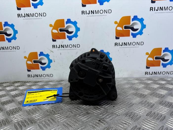 Gebruikte Dynamo Opel Vivaro 2.5 CDTI 16V Prijs € 40,00 Margeregeling aangeboden door Autodemontage Rijnmond BV
