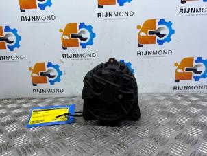 Gebruikte Dynamo Opel Vivaro 2.5 CDTI 16V Prijs € 40,00 Margeregeling aangeboden door Autodemontage Rijnmond BV