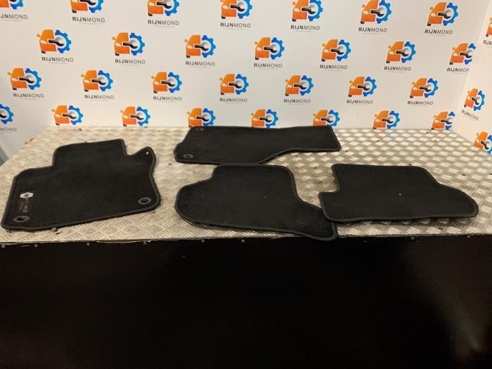 Matten Set van een Volkswagen Scirocco (137/13AD) 2.0 TSI 16V 2008