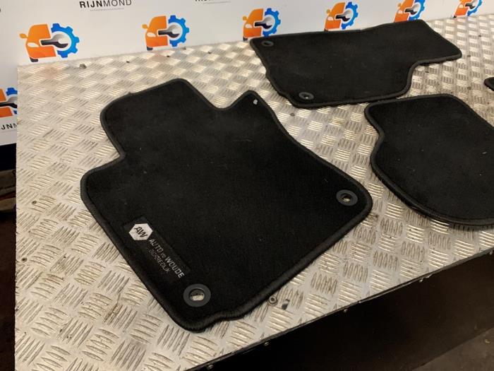 Matten Set van een Volkswagen Scirocco (137/13AD) 2.0 TSI 16V 2008