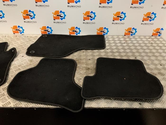 Matten Set van een Volkswagen Scirocco (137/13AD) 2.0 TSI 16V 2008
