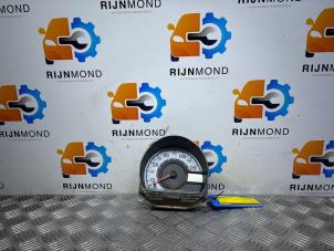 Gebruikte Kilometerteller KM Toyota Aygo (B10) 1.0 12V VVT-i Prijs € 50,00 Margeregeling aangeboden door Autodemontage Rijnmond BV