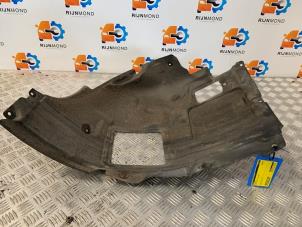 Gebruikte Modderkuip BMW 3 serie Touring (F31) 320i 2.0 16V Prijs € 36,30 Inclusief btw aangeboden door Autodemontage Rijnmond BV