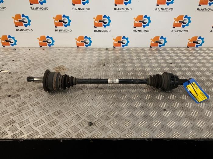Gebruikte Steekas rechts-achter BMW 5 serie (F10) 520d 16V Prijs € 125,00 Margeregeling aangeboden door Autodemontage Rijnmond BV