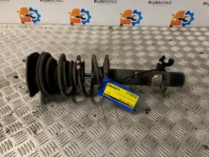 Gebruikte Schokbreker rechts-voor Mini Mini Open (R57) 1.6 16V Cooper S Prijs € 48,40 Inclusief btw aangeboden door Autodemontage Rijnmond BV