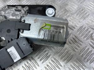 Gebruikte Ruitenwissermotor achter Mercedes E Estate (S212) E-250 CDI 16V BlueEfficiency,BlueTEC Prijs € 48,40 Inclusief btw aangeboden door Autodemontage Rijnmond BV