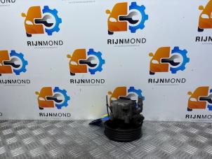 Gebruikte Servopomp Renault Trafic New (FL) 2.0 dCi 16V 90 Prijs op aanvraag aangeboden door Autodemontage Rijnmond BV