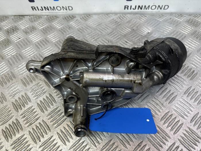 Gebruikte Oliefilterhouder Opel Astra J (PC6/PD6/PE6/PF6) 2.0 CDTI 16V 160 Ecotec Prijs op aanvraag aangeboden door Autodemontage Rijnmond BV
