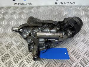 Gebruikte Oliefilterhouder Opel Astra J (PC6/PD6/PE6/PF6) 2.0 CDTI 16V 160 Ecotec Prijs op aanvraag aangeboden door Autodemontage Rijnmond BV