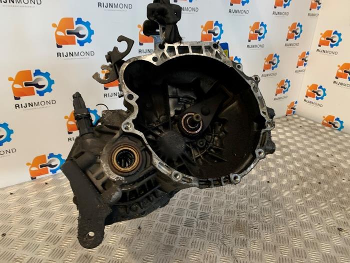 Gebruikte Versnellingsbak Hyundai Getz 1.3i 12V Prijs € 150,00 Margeregeling aangeboden door Autodemontage Rijnmond BV