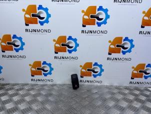 Gebruikte Alarmlicht Schakelaar Audi A1 Sportback (8XA/8XF) 1.6 TDI 16V Prijs op aanvraag aangeboden door Autodemontage Rijnmond BV