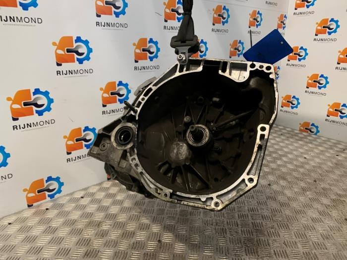 Gebruikte Versnellingsbak Nissan Qashqai (J11) 1.2 DIG-T 16V Prijs € 325,00 Margeregeling aangeboden door Autodemontage Rijnmond BV