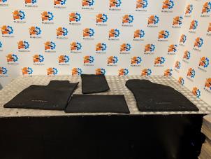 Gebruikte Vloerbedekking Lexus CT 200h 1.8 16V Prijs € 50,00 Margeregeling aangeboden door Autodemontage Rijnmond BV