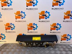 Gebruikte Airbag Knie Lexus CT 200h 1.8 16V Prijs op aanvraag aangeboden door Autodemontage Rijnmond BV