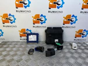 Gebruikte Contactslot + computer Lexus CT 200h 1.8 16V Prijs op aanvraag aangeboden door Autodemontage Rijnmond BV