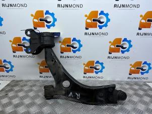 Gebruikte Draagarm rechts-voor Ford Grand C-Max (DXA) 1.0 Ti-VCT EcoBoost 12V 125 Prijs op aanvraag aangeboden door Autodemontage Rijnmond BV