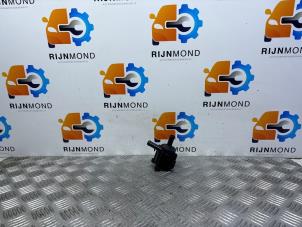 Gebruikte Extra waterpomp Ford Grand C-Max (DXA) 1.0 Ti-VCT EcoBoost 12V 125 Prijs op aanvraag aangeboden door Autodemontage Rijnmond BV