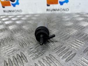 Gebruikte Pomp koplampsproeier BMW 1 serie (F20) 114i 1.6 16V Prijs op aanvraag aangeboden door Autodemontage Rijnmond BV