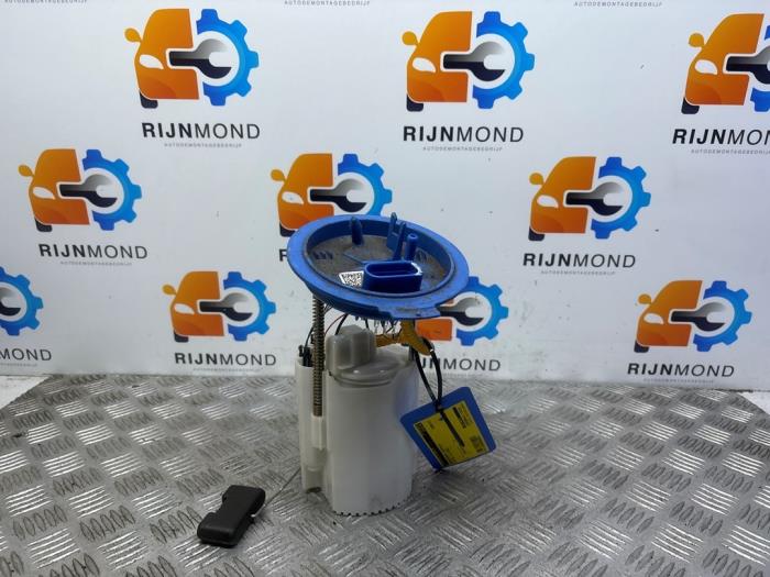 Gebruikte Tank element Pomp Volkswagen Polo VI (AW1) 1.0 TSI 12V Prijs € 70,00 Margeregeling aangeboden door Autodemontage Rijnmond BV