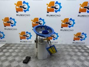 Gebruikte Tank element Pomp Volkswagen Polo VI (AW1) 1.0 TSI 12V Prijs € 70,00 Margeregeling aangeboden door Autodemontage Rijnmond BV
