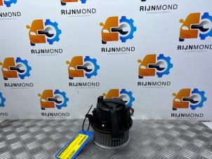 Gebruikte Aanjager Volkswagen Polo VI (AW1) 1.0 MPI 12V Prijs € 19,99 Margeregeling aangeboden door Autodemontage Rijnmond BV