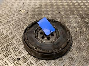 Gebruikte Vliegwiel Citroen C4 Cactus (0B/0P) 1.2 PureTech 110 12V Prijs op aanvraag aangeboden door Autodemontage Rijnmond BV