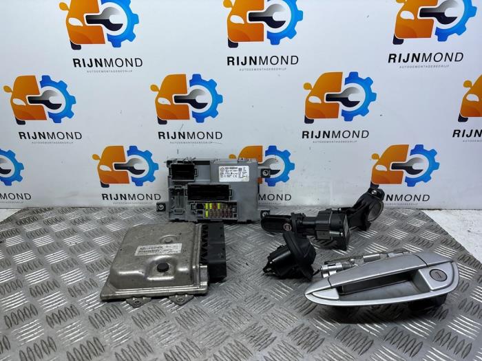 Kontaktslot + computer van een Fiat Punto Evo (199) 1.3 JTD Multijet 85 16V Euro 5 2011