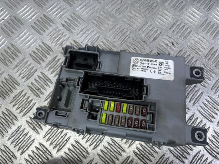 Kontaktslot + computer van een Fiat Punto Evo (199) 1.3 JTD Multijet 85 16V Euro 5 2011