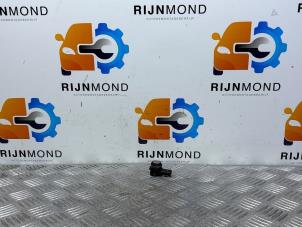 Gebruikte Parkeersensor Volkswagen Polo VI (AW1) 1.0 MPI 12V Prijs € 25,00 Margeregeling aangeboden door Autodemontage Rijnmond BV