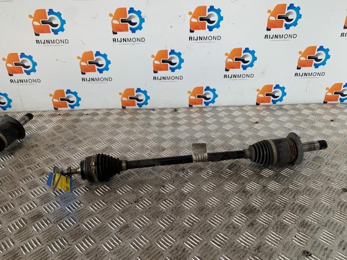 Gebruikte Aandrijfas rechts-achter BMW X1 (F48) xDrive 20d 2.0 16V Prijs € 163,35 Inclusief btw aangeboden door Autodemontage Rijnmond BV