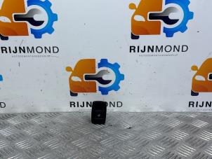 Gebruikte Schakelaar Stoelverstelling BMW X1 (F48) xDrive 20d 2.0 16V Prijs € 12,10 Inclusief btw aangeboden door Autodemontage Rijnmond BV