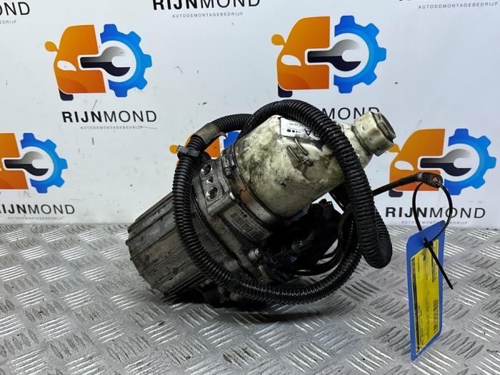 Gebruikte Pomp Servo Opel Astra H SW (L35) 1.7 CDTi 16V Prijs op aanvraag aangeboden door Autodemontage Rijnmond BV