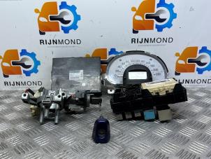 Gebruikte Kontaktslot + computer Daihatsu Sirion 2 (M3) 1.0 12V DVVT Prijs op aanvraag aangeboden door Autodemontage Rijnmond BV