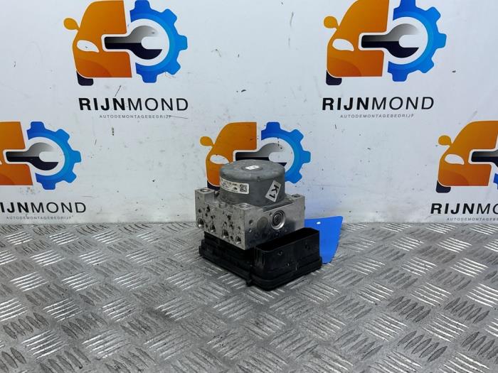 Gebruikte ABS Pomp Ford Fiesta 7 1.1 Ti-VCT 12V 85 Prijs € 302,50 Inclusief btw aangeboden door Autodemontage Rijnmond BV